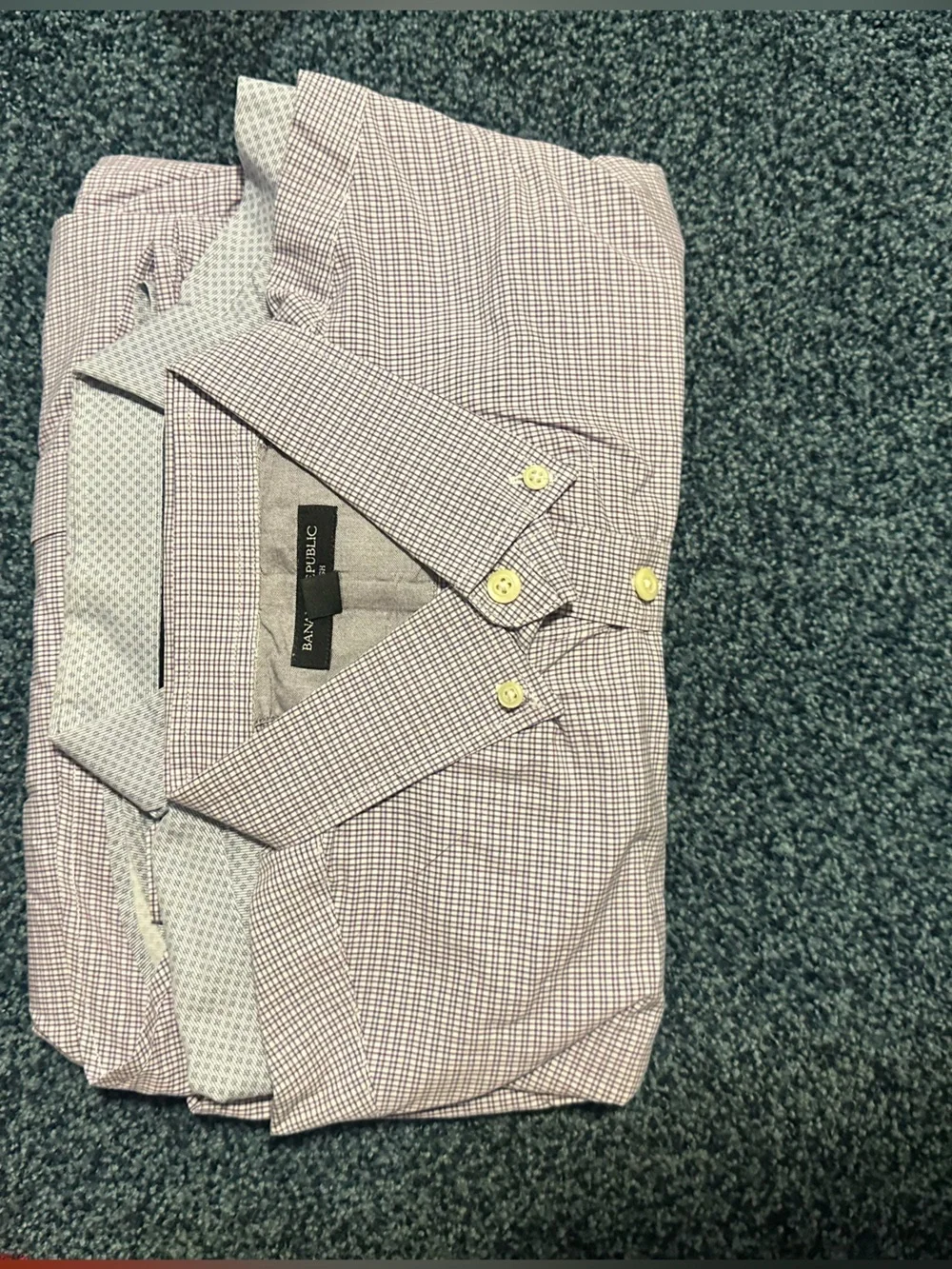 Banana Republic lot of 2 men’s shirts size XL plaid patterned EUC